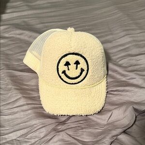 Chic Cream Smiley Face Women's Cap